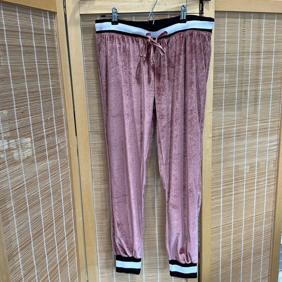 L velvety pink joggers - Picture 1 of 3